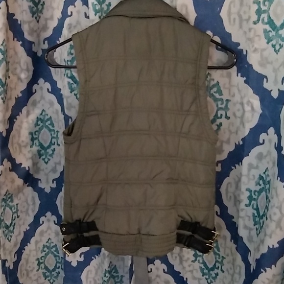 Utility Vest - Picture 5 of 5